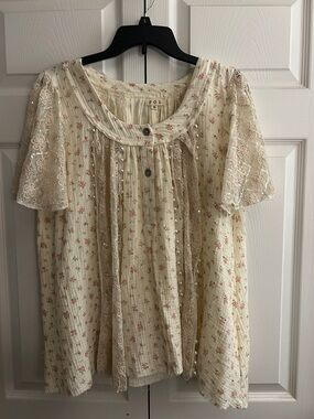 🌷Beautiful POL Top